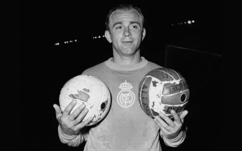 Alfredo Di Stefano thuộc các cầu thủ vĩ đại nhất Real Madrid