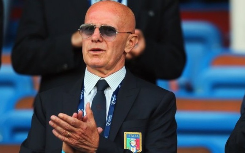 Arrigo Sacchi là một nhà cách mạng chiến thuật người Ý 