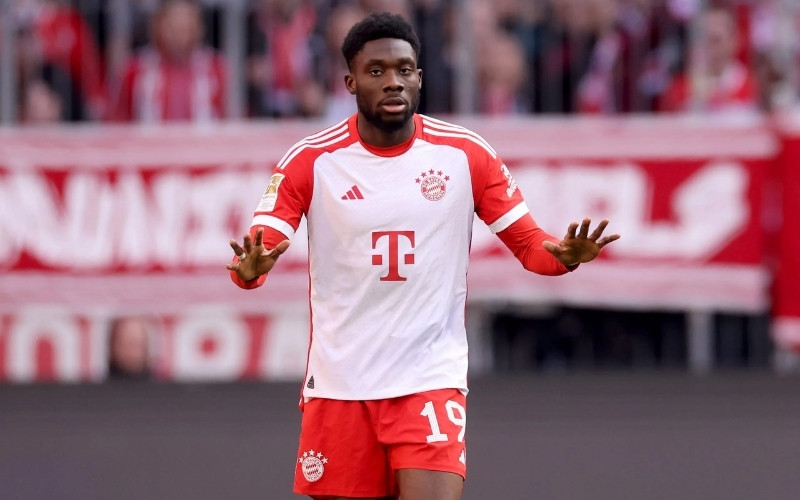 Real Madrid bỏ ra 25 triệu Euro để mua Alphonso Davies