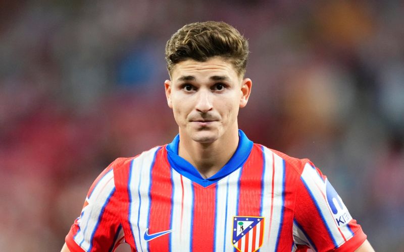 Julian Alvarez mất suất đá chính tại Atletico Madrid