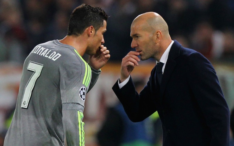 Ronaldo kỳ vọng Zinedine Zidane về Al Nassr thi đấu