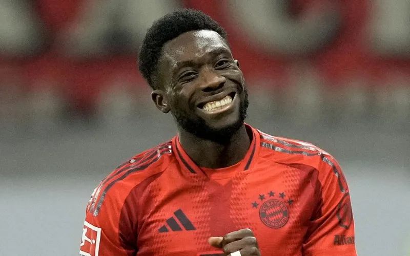 Alphonso Davies là mục tiêu mà Bayern Munich hướng đến