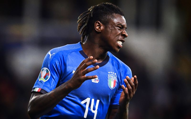 Moise Kean gặp chấn thương khi thi đấu cho ĐT Italia