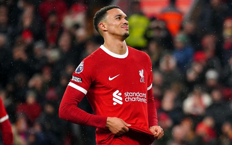 Real Madrid gửi lời đề nghị đến Alexander-Arnold