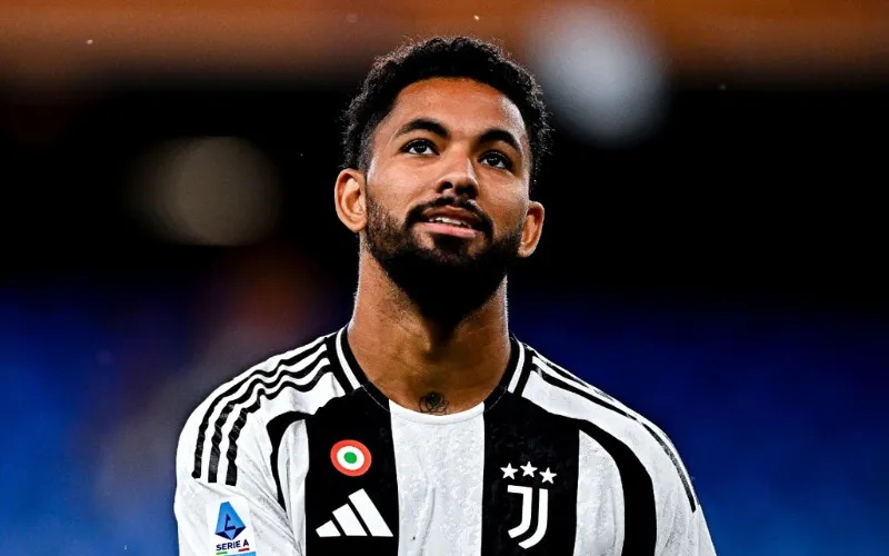 Douglas Luiz suy nghĩ về việc rời khỏi Juventus